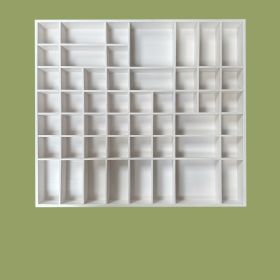 Kastlåda (vitmålad furu) 52x46 cm. D5 cm.