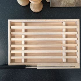 Skärbräda med plats för kniv