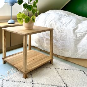 Soffbord – oljad ek (45 x 45 cm).