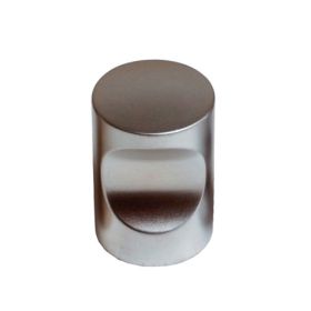 Handtag före bokhylla dörrar och lådor